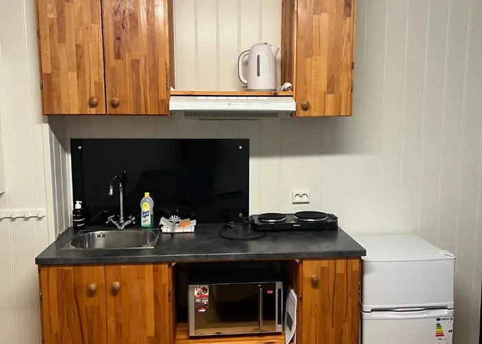 Airport Aparthotel 3*